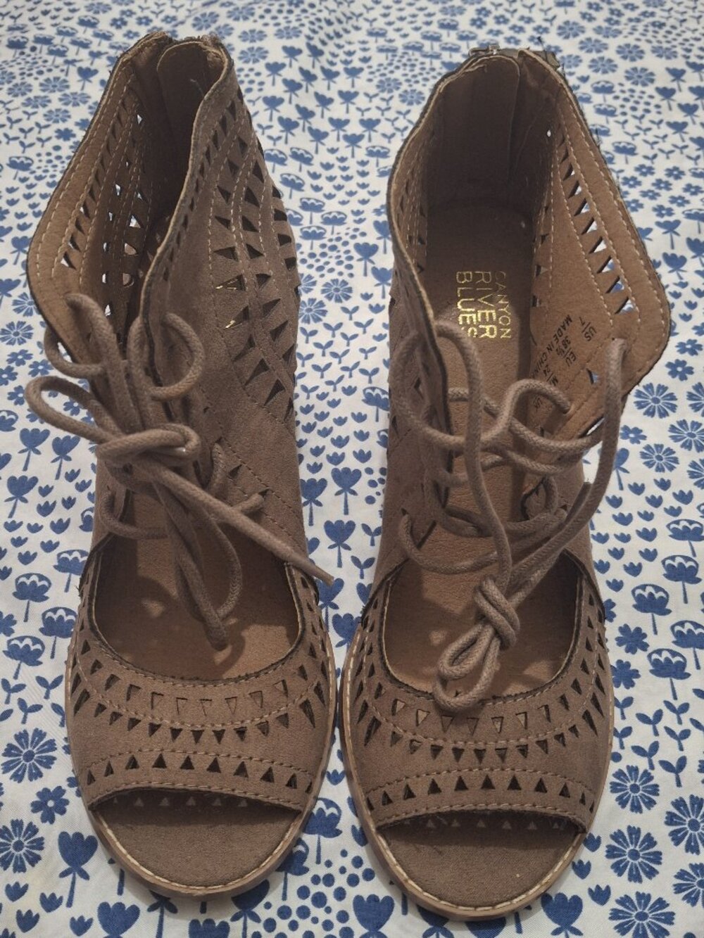 Canyon River Blues Women’s Brown Lace‑Up Cutout Sandals – Size 7